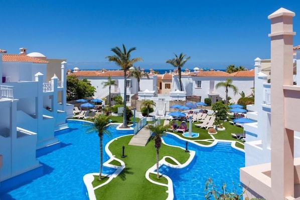 2 outdoor pools, pool umbrellas, sun loungers - LABRANDA Bahía Fañabe & Villas – All Inclusive (Adeje)