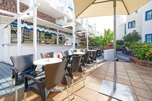 Terrace/patio - LABRANDA Bahía Fañabe & Villas – All Inclusive (Adeje)