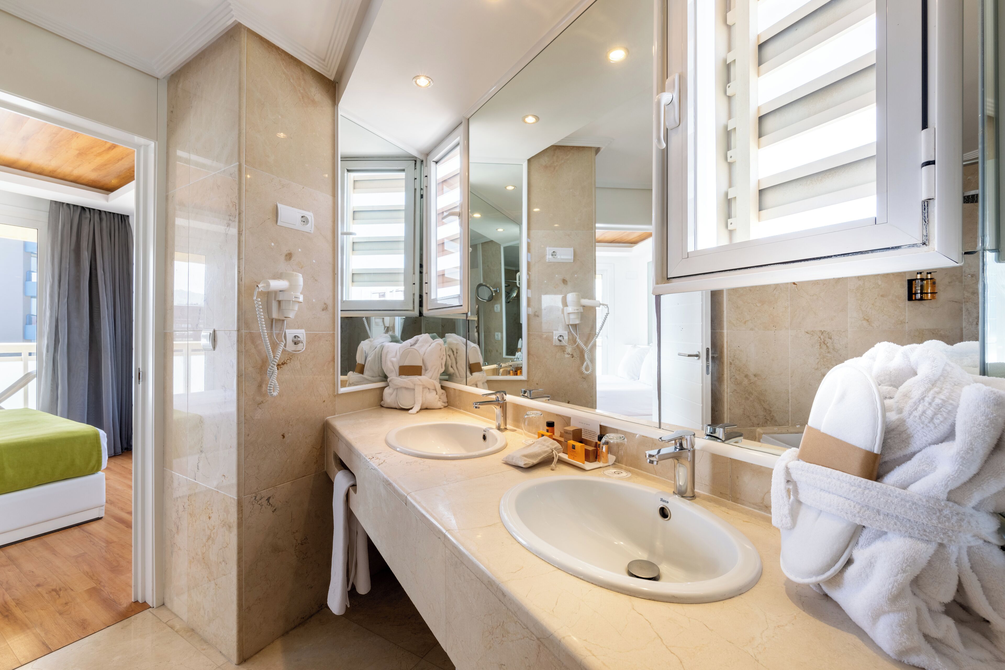 junior suite, 1 queen bed, terrace, sea view | 1 bedroom, minibar, individually decorated, individually furnished