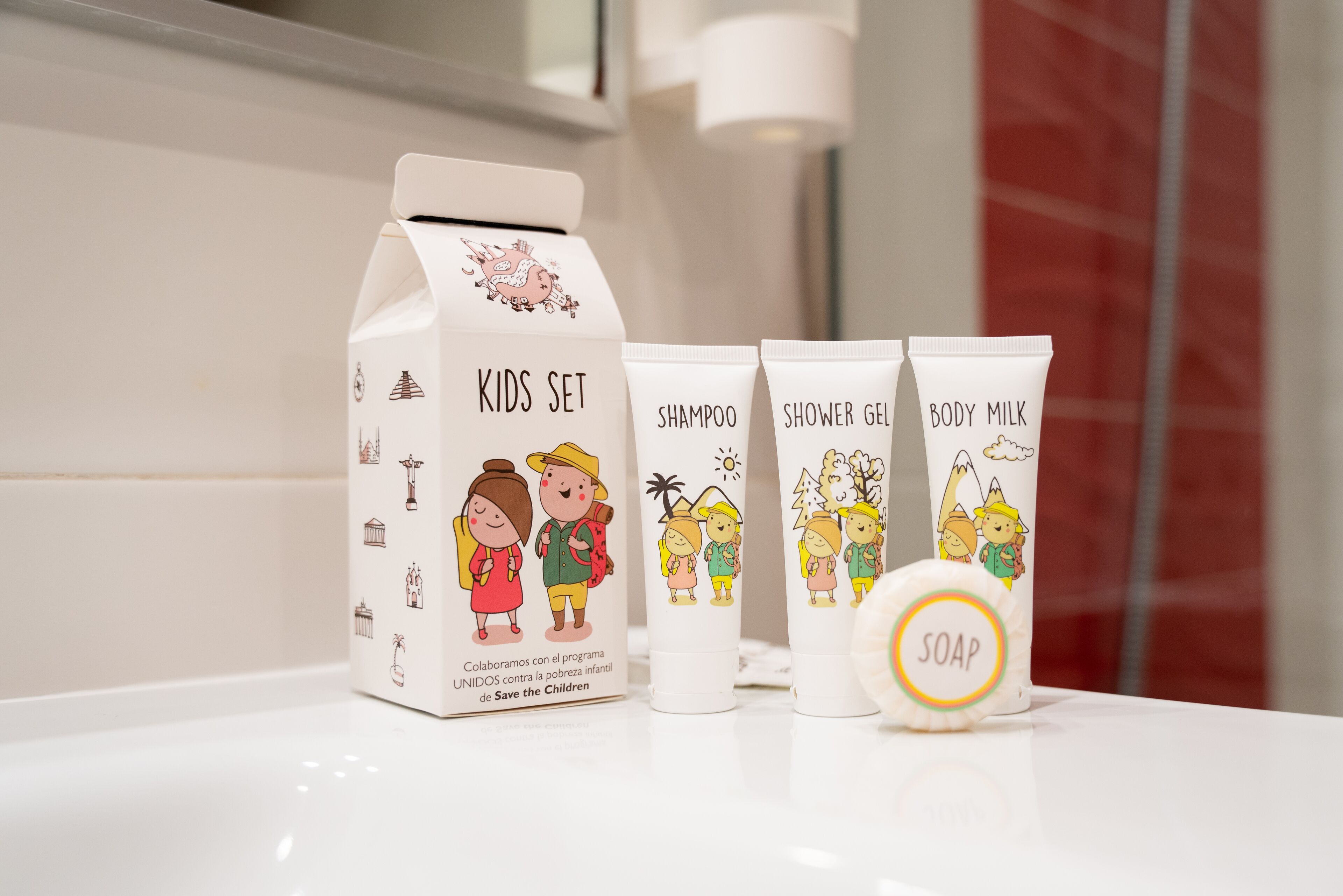 family room | 1 bedroom, minibar, individually decorated, individually furnished