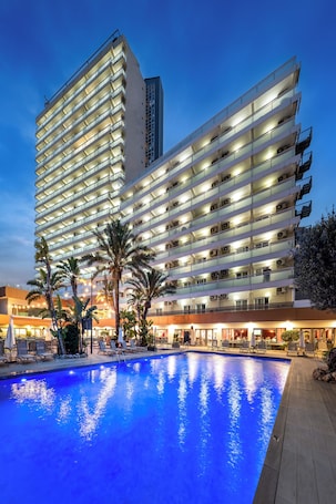 Fachada del alojamiento - Noche. Climia Benidorm Plaza 4* Hotel