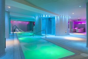 桑拿、熱水浴缸、蒸氣室、身體療程、面部療程、按摩服務