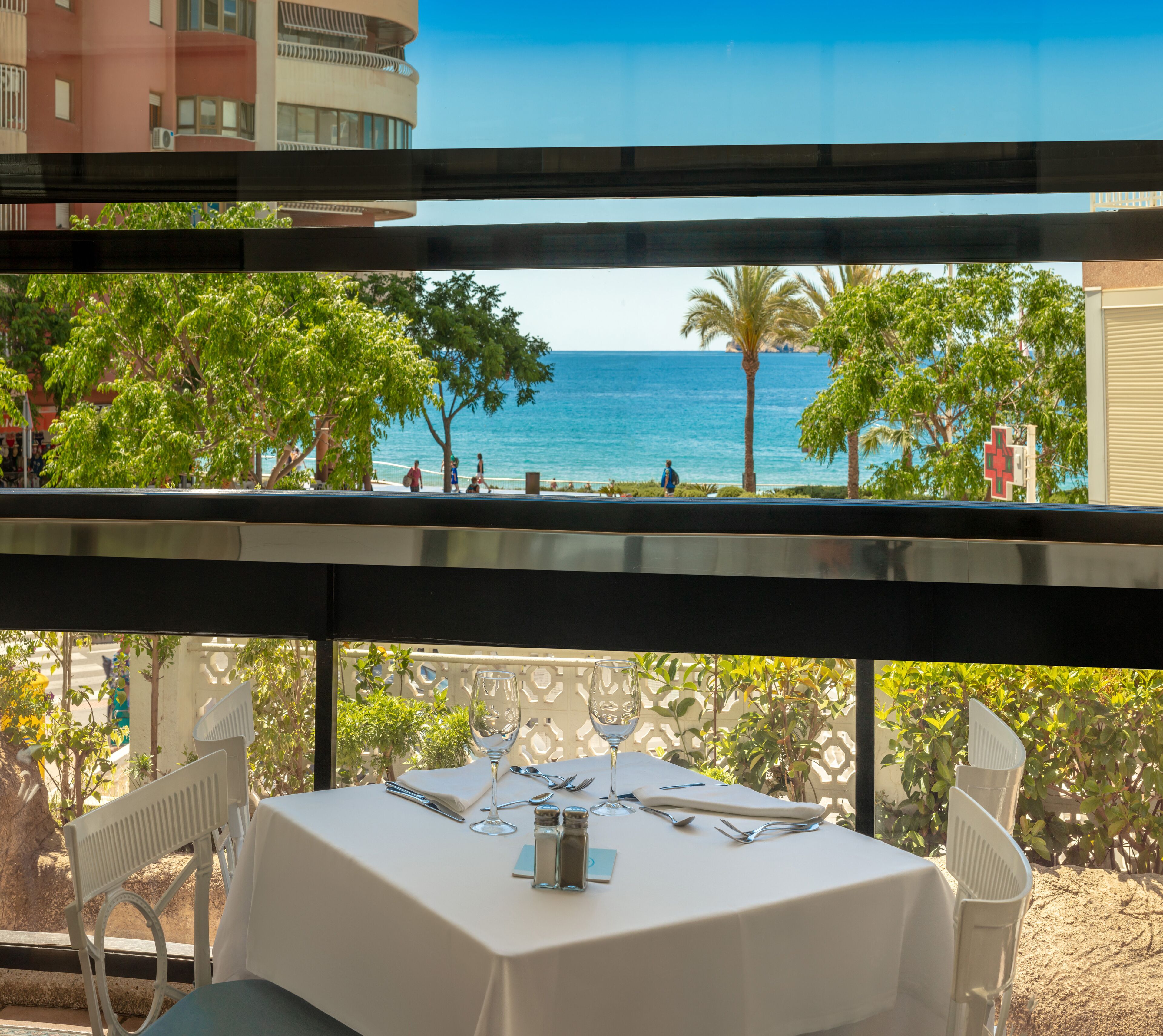 breakfast, lunch, dinner served; international cuisine, sea views