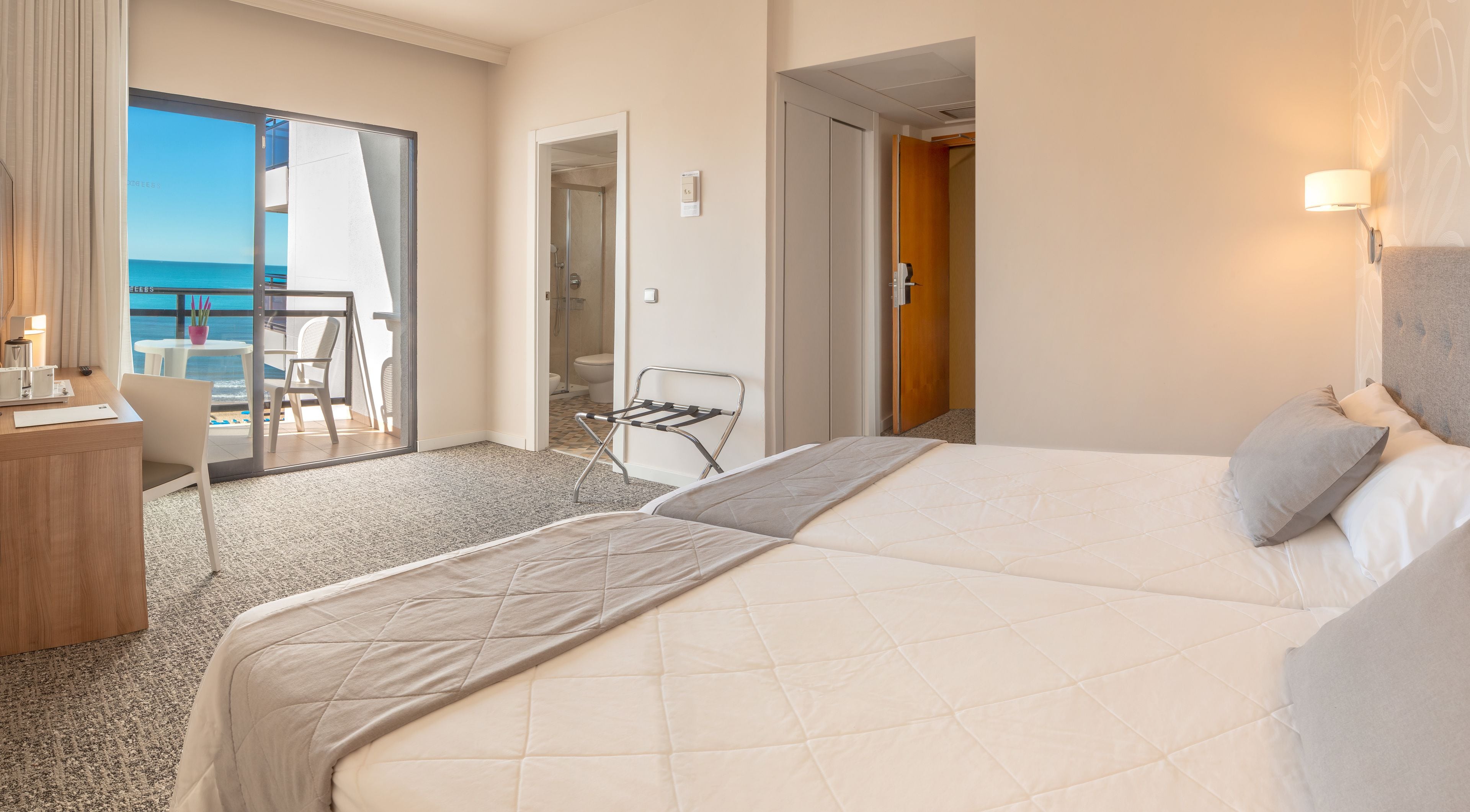 minibar, desk, iron/ironing board, free wifi