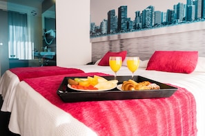 In-room safe, desk, blackout curtains, free WiFi - Hotel Agua Azul - Adults Only (Benidorm)