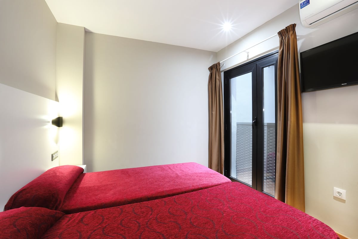 Frigobar, escrivaninha, cortinas blackout, Wi-Fi de cortesia