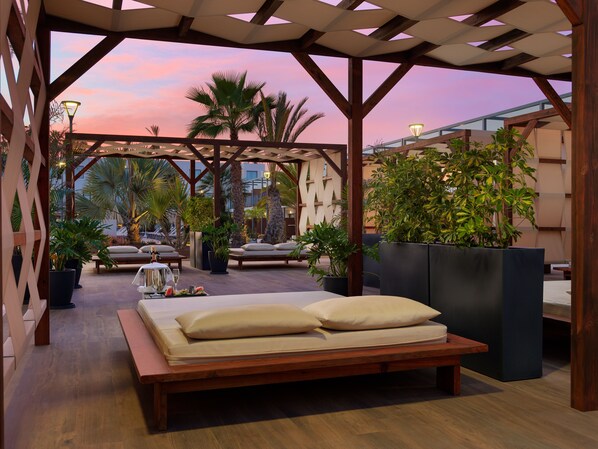 Sundeck