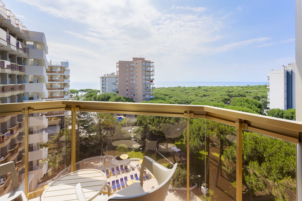 balcony view