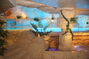 Sauna, bain à remous, hammam, hammam, soins d'hydrothérapie