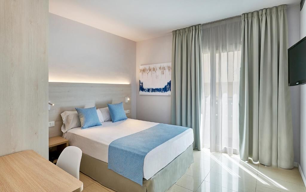 Traditional Double Room, 1 Bedroom, Balcony, City View | Desk, free WiFi, bed sheets