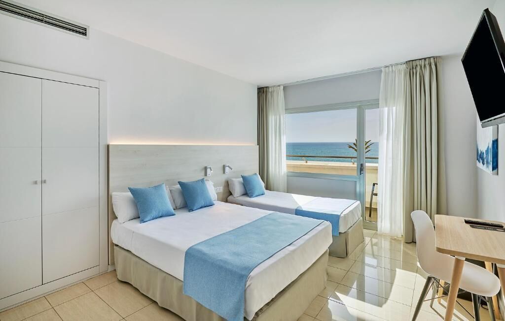 Comfort Double Room, 1 Bedroom, Balcony, Sea View | Desk, free WiFi, bed sheets