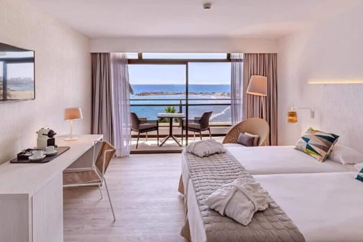 Minibar, in-room safe, desk, blackout curtains