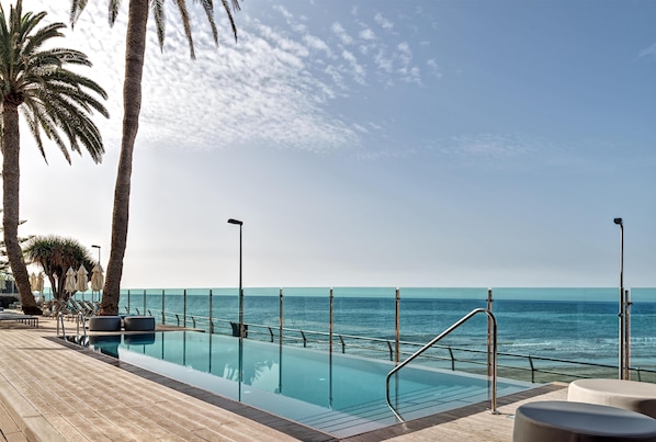 2 outdoor pools, pool umbrellas, sun loungers - Don Gregory by Dunas, Adults Only (San Bartolomé de Tirajana)