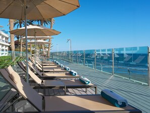 2 outdoor pools, pool umbrellas, pool loungers - Don Gregory by Dunas, Adults Only (San Bartolomé de Tirajana)