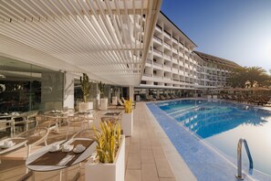 2 outdoor pools, pool umbrellas, sun loungers