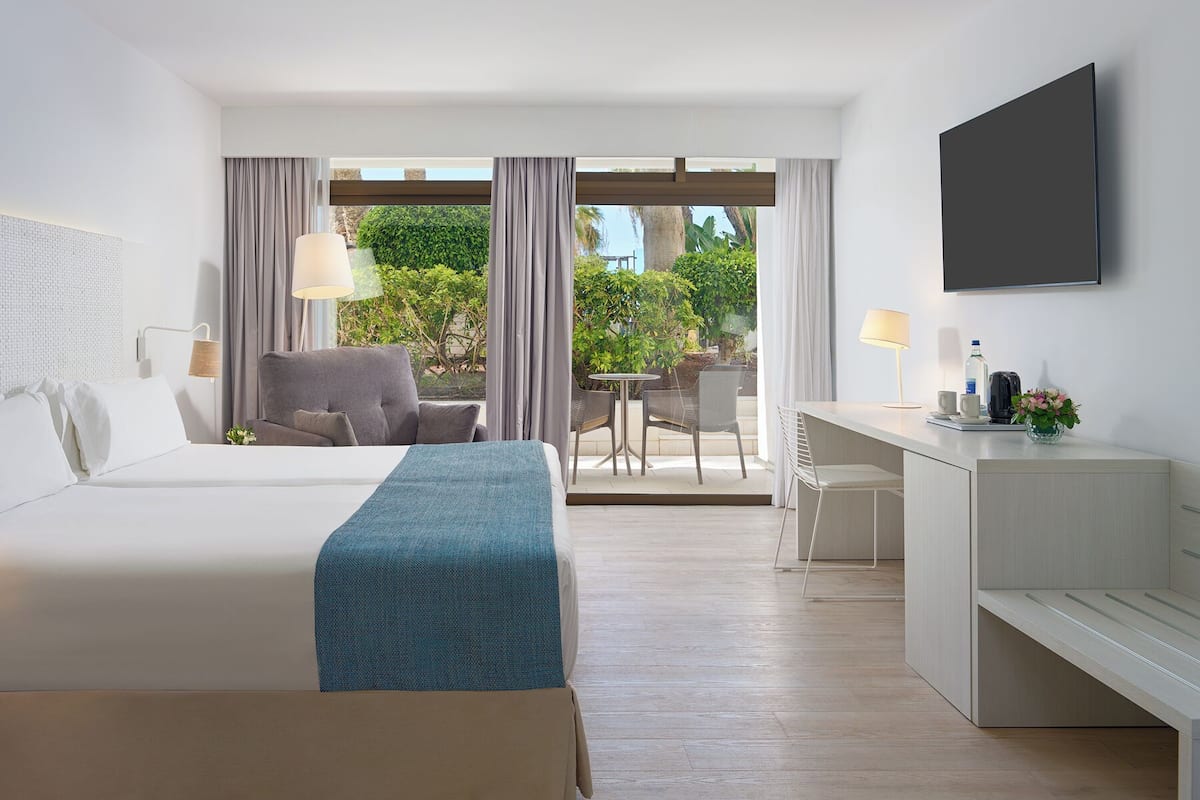 Minibar, in-room safe, desk, blackout curtains