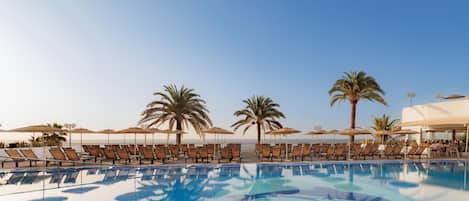 2 outdoor pools, pool umbrellas, pool loungers