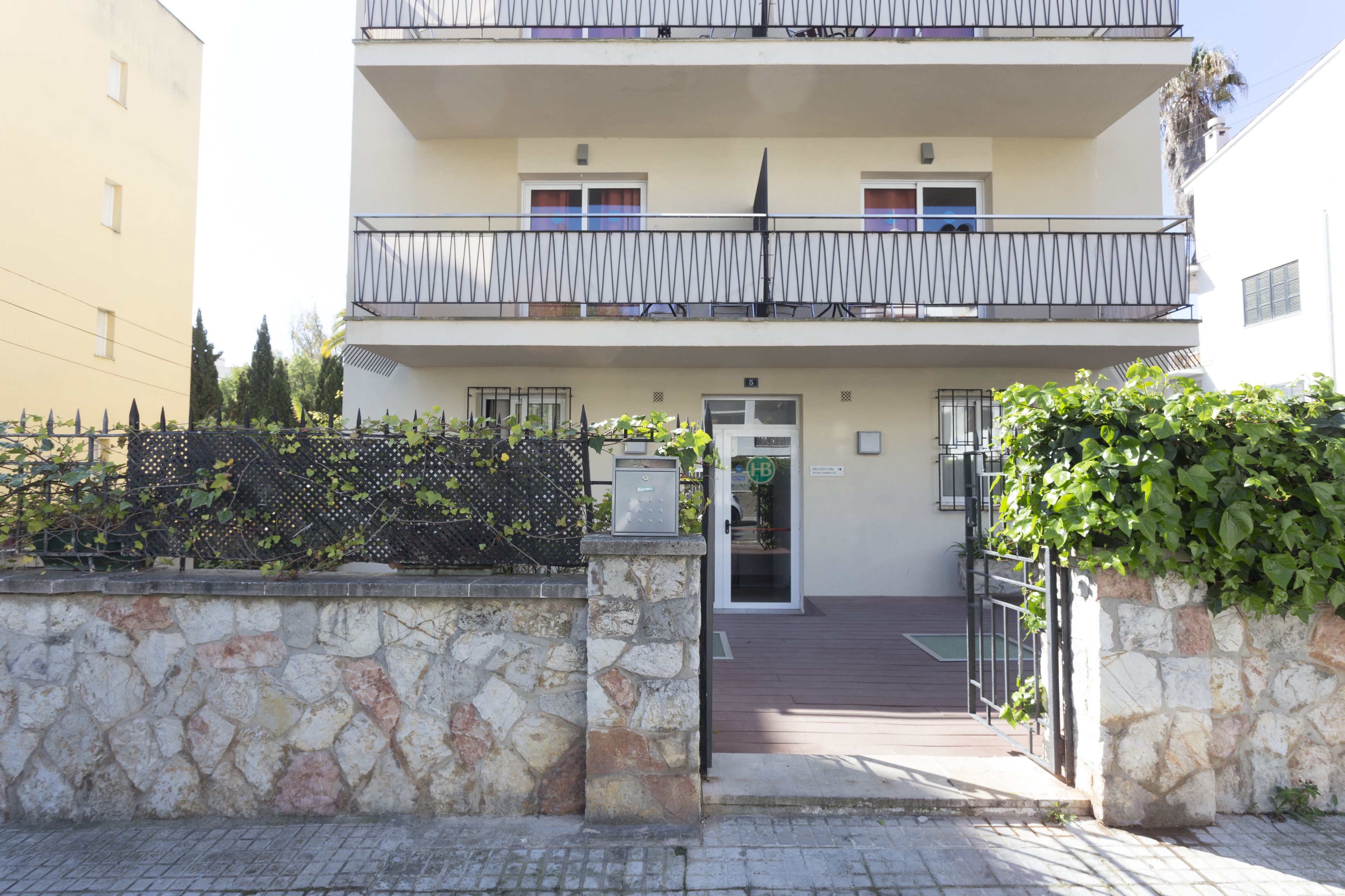 Entrada de la propiedad