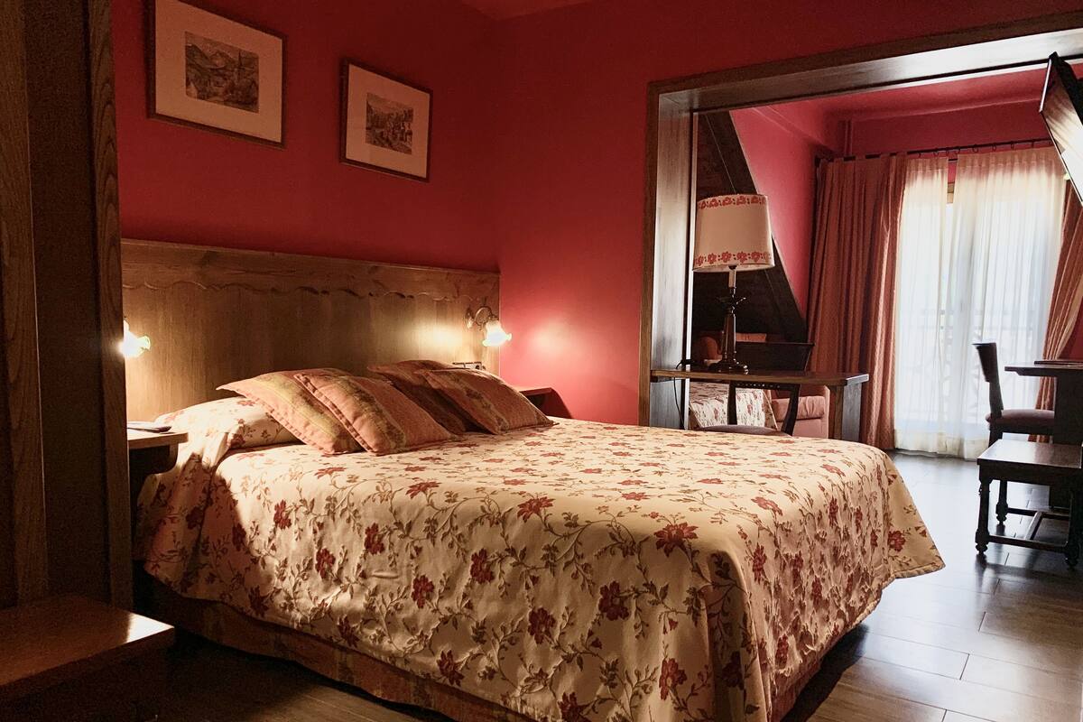 In-room safe, desk, blackout drapes, free WiFi