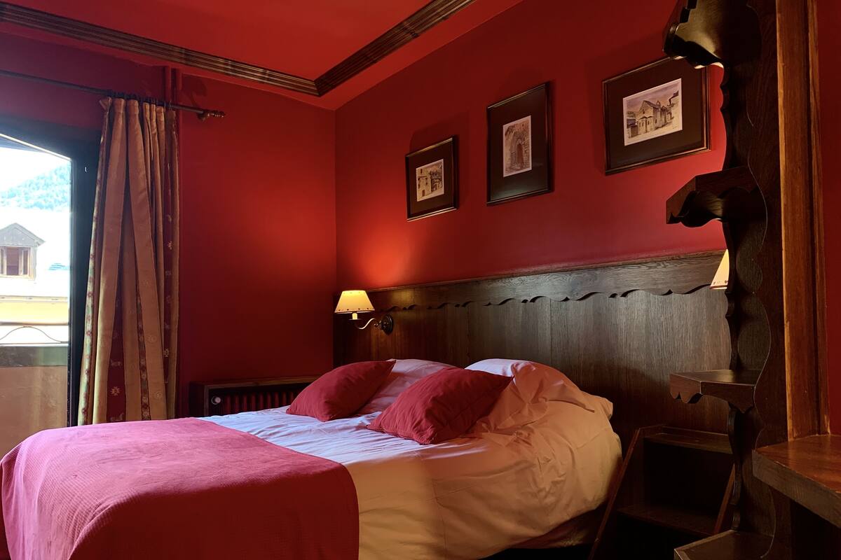 In-room safe, desk, blackout drapes, free WiFi