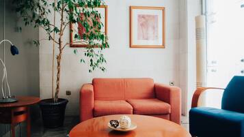 Coin salon dans le hall