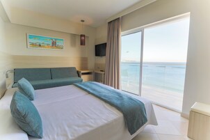 Minibar, escritorio, cortinas blackout y wifi gratis 