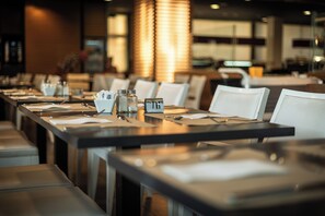 Desayuno buffet todos los días (con cargo)