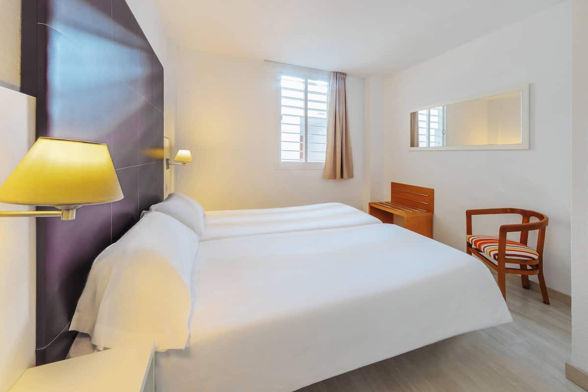 1 bedroom, in-room safe, free WiFi