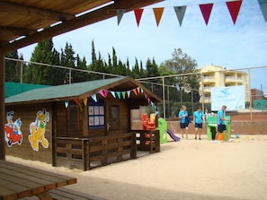 Children’s play area – outdoor