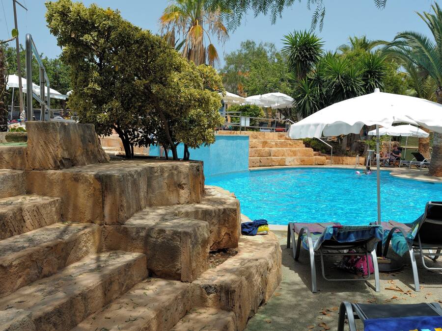 Seasonal outdoor pool, sun loungers