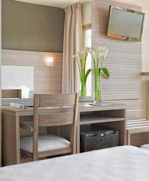 Minibar, in-room safe, desk, free WiFi