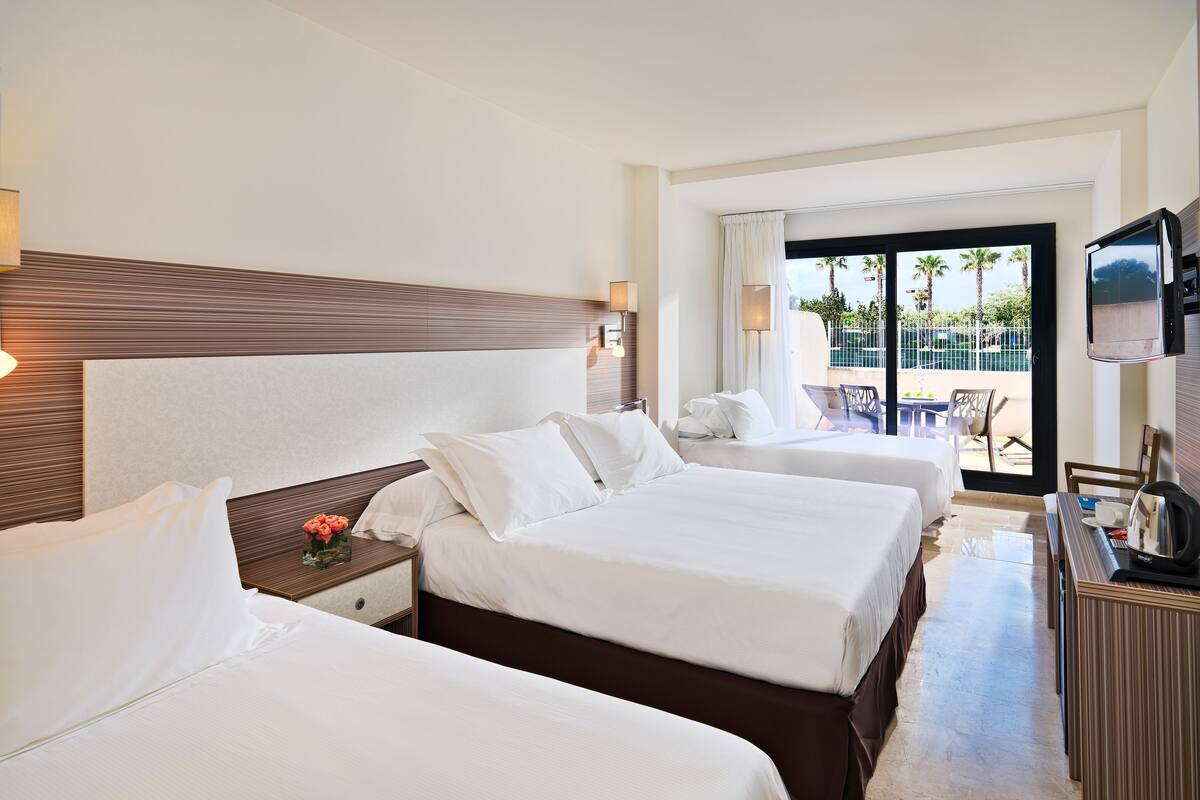 1 bedroom, minibar, in-room safe, desk