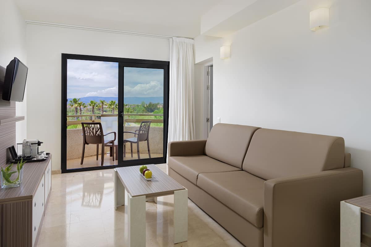 1 bedroom, minibar, in-room safe, desk