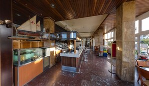 Bar (on property) - Cosmopol (Laredo)