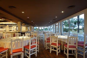 Daily buffet breakfast (EUR 10 per person)
