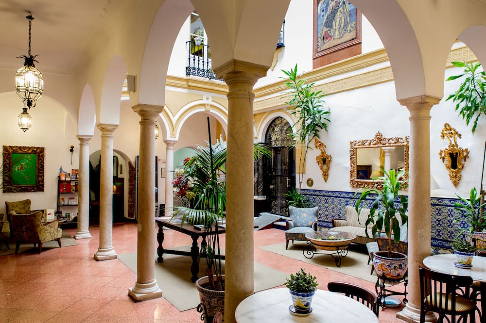 Hotel Abanico Casa Palacio