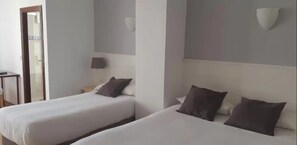 Caja de seguridad en la habitación, escritorio y wifi gratis 