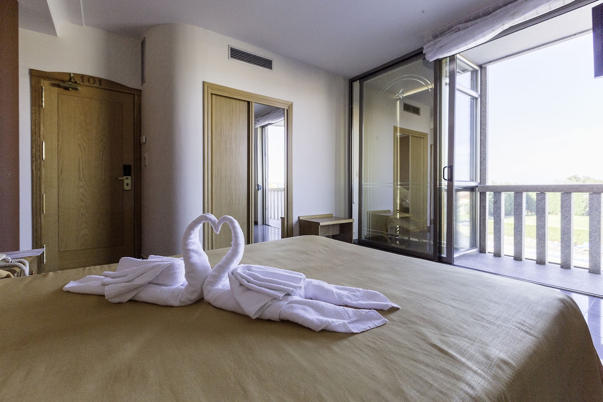 superior double room | 1 bedroom, in-room safe, desk, soundproofing