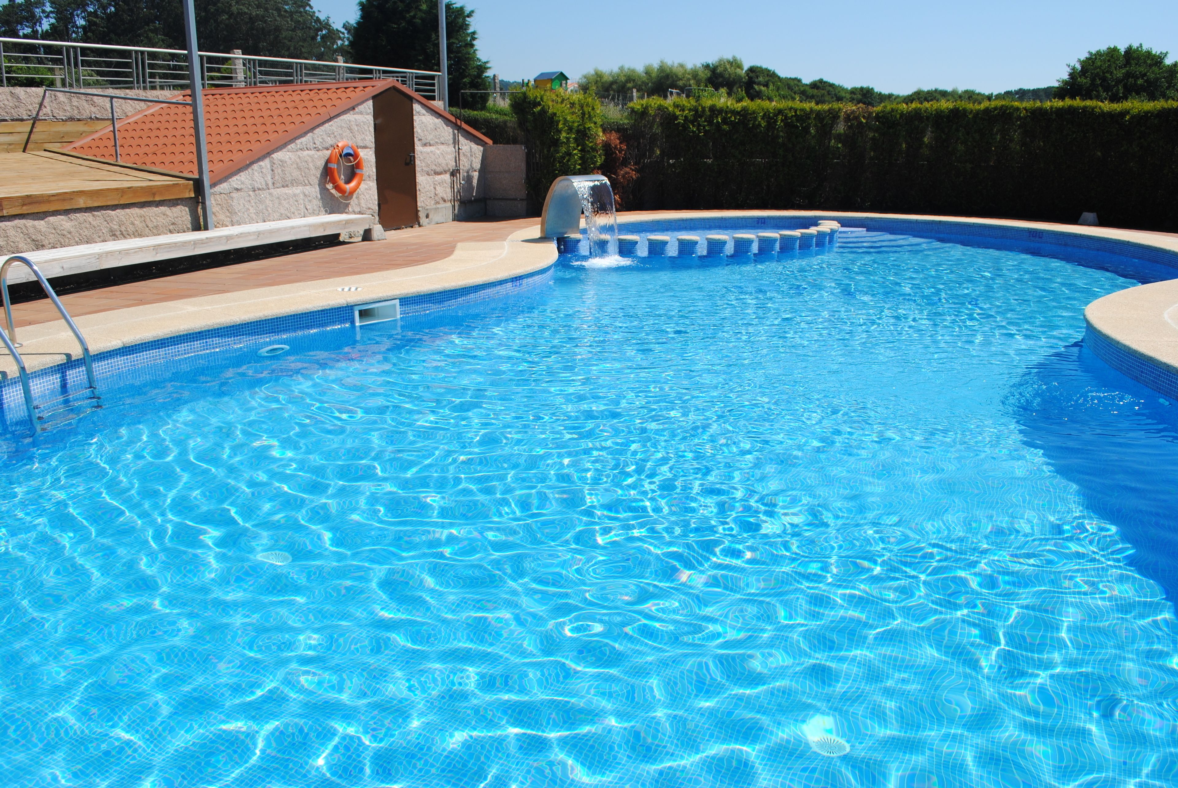 outdoor pool, open 10:00 am to 8:00 pm, pool umbrellas, pool loungers