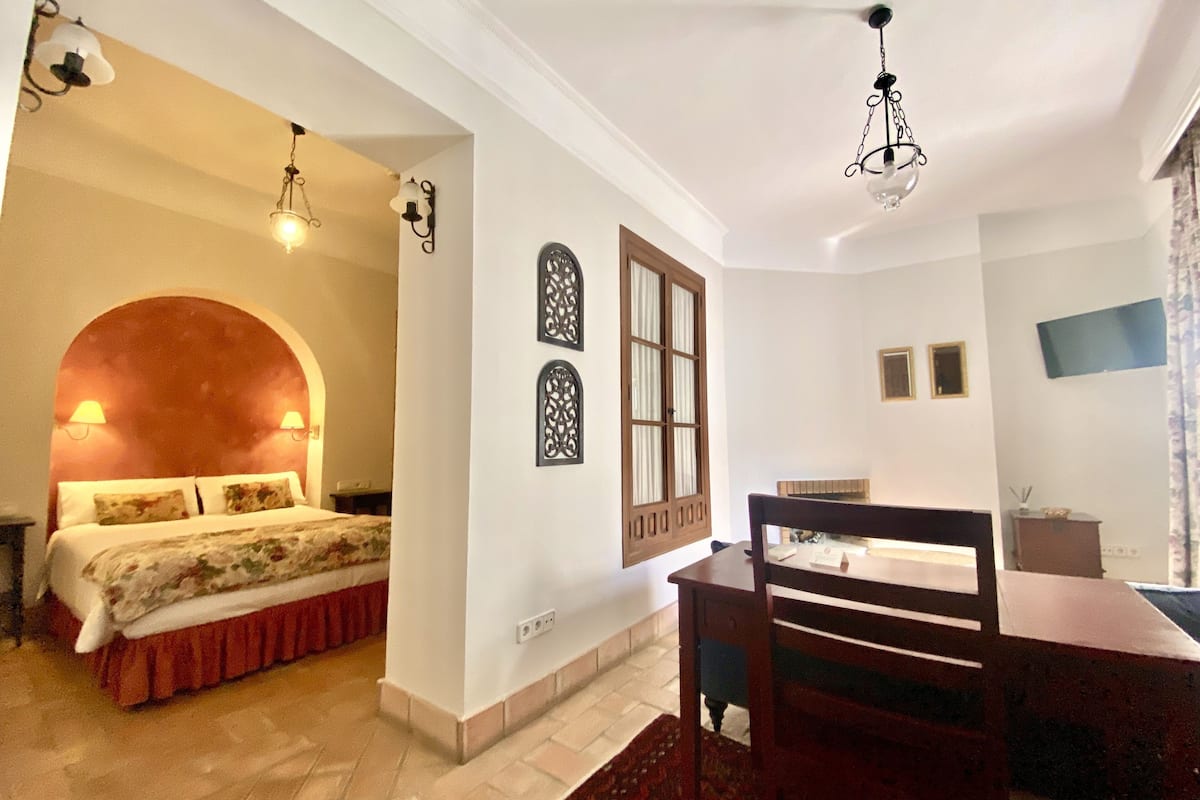 deluxe double room | 1 bedroom, premium bedding, down duvets, pillow-top beds