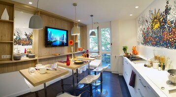 冰箱、微波炉、烤箱、炉灶