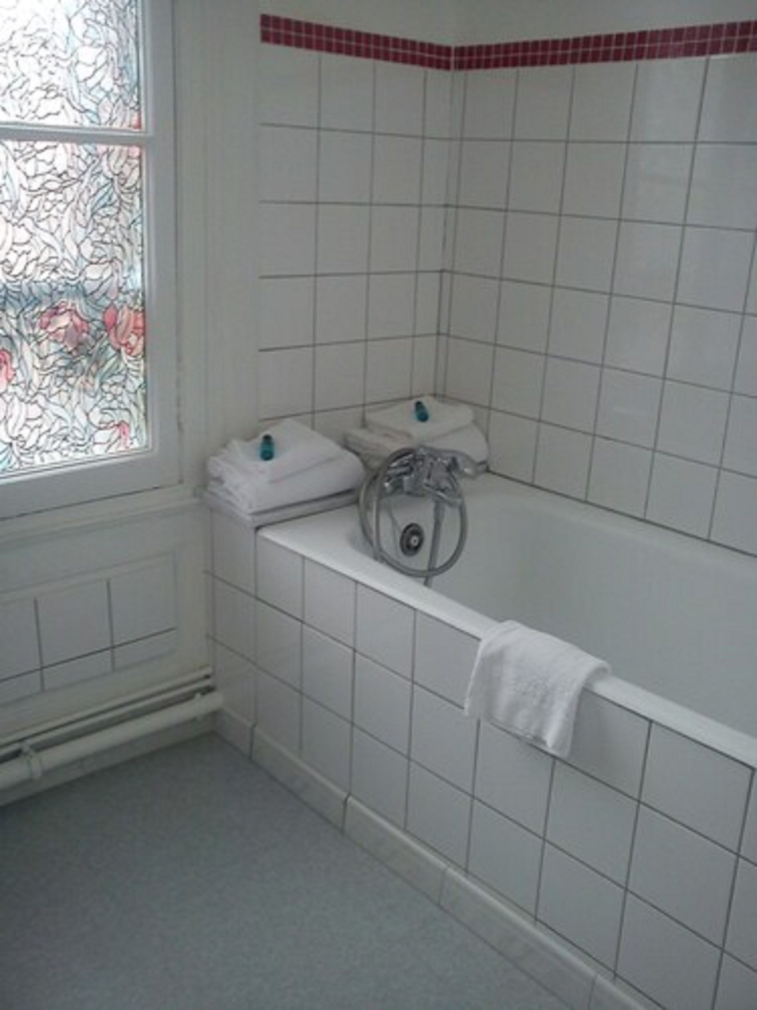 superior double room | deep-soaking bathtub