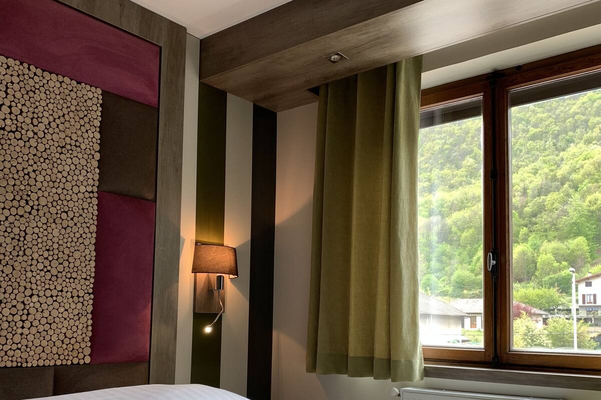 Premium bedding, pillowtop beds, blackout drapes, soundproofing