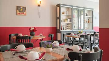 Daily buffet breakfast (EUR 13 per person)