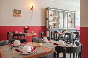 Daily buffet breakfast (EUR 13 per person)