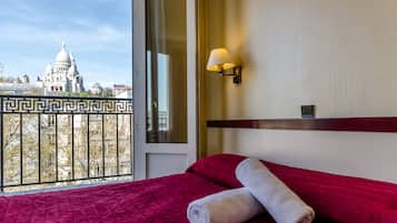 Select Comfort beds, in-room safe, soundproofing, free WiFi