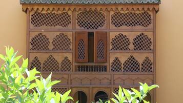 Royal-Suite, zum Garten hin (extra beds possible) | Hochwertige Bettwaren, Zimmersafe, individuell dekoriert