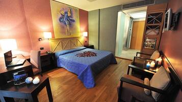 Minibar, in-room safe, desk, soundproofing