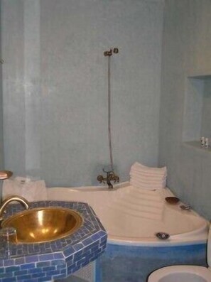 Hair dryer, towels - Riad Nerja Hotel (Marrakech)