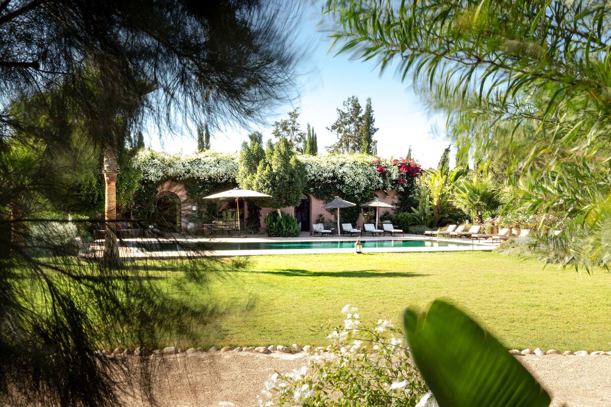 Villa – exclusive (Villa Patio) | Sengetøy i egyptisk bomull, sengetøy av topp kvalitet og safe på rommet